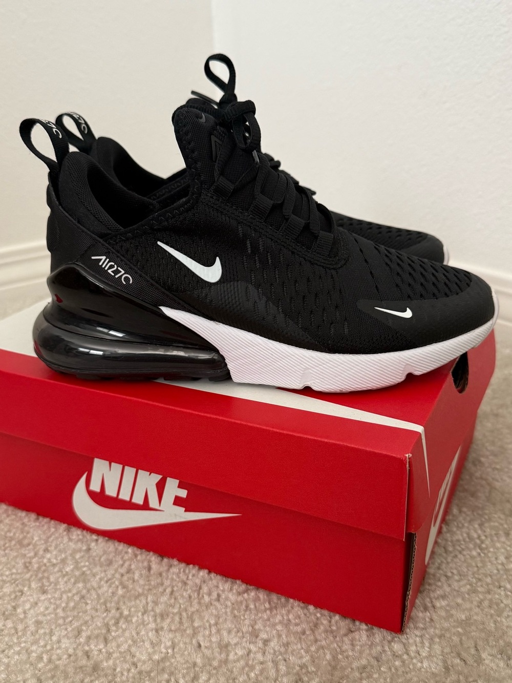 Nike Black/White Air Max 270 Boy’s Sneakers